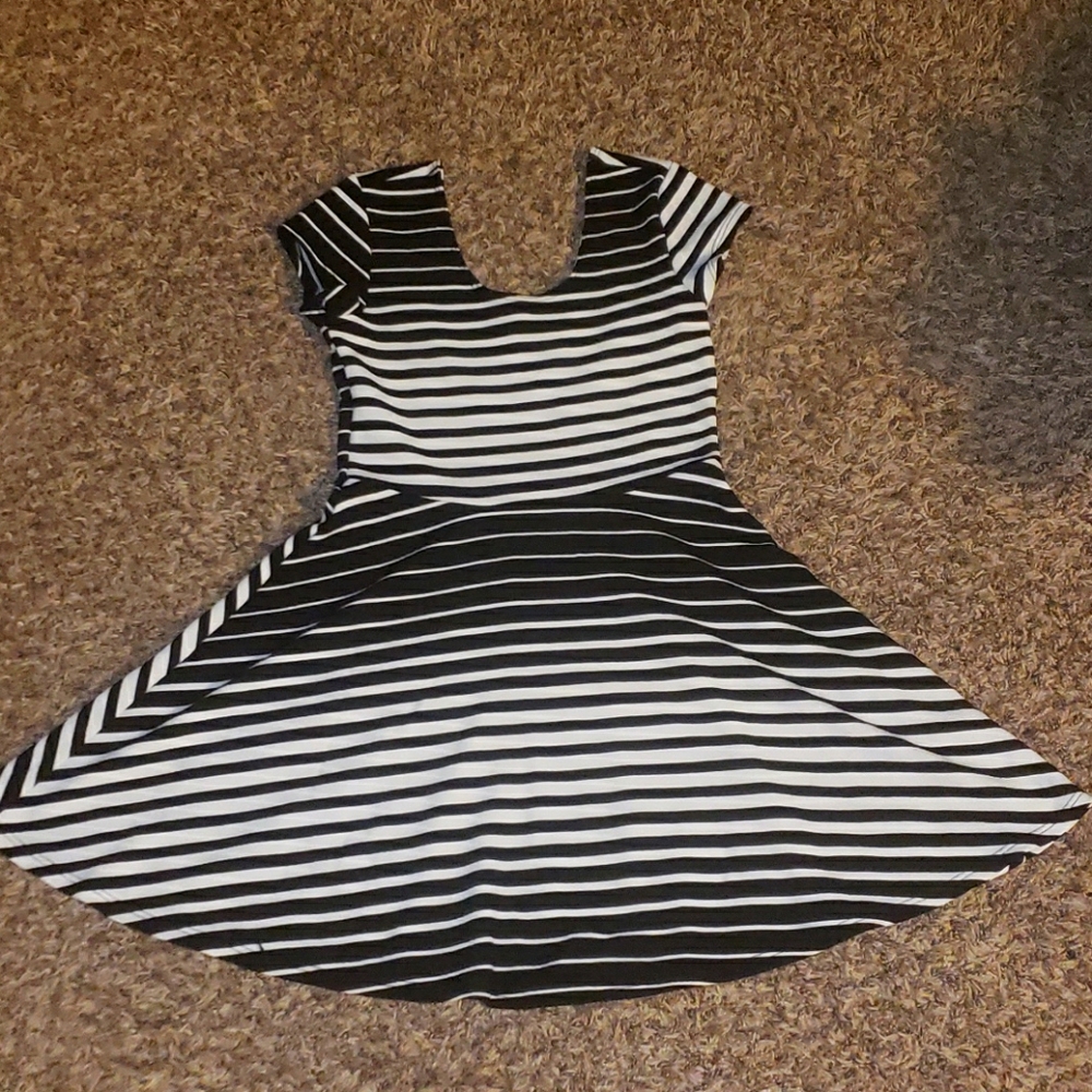 Black and white cap sleeve skater dress.